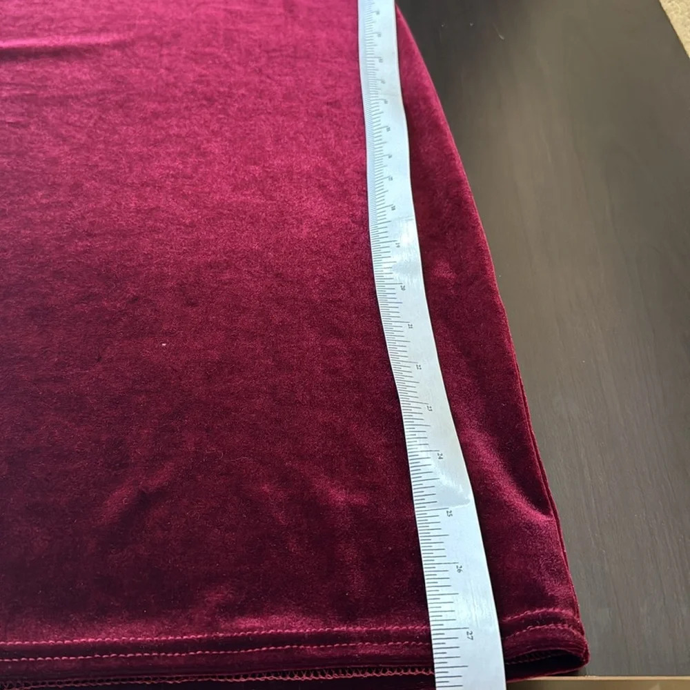 Missguided - Velvet Halterneck Bodycon Dress Burgundy. 6 - Picture 8 of 8